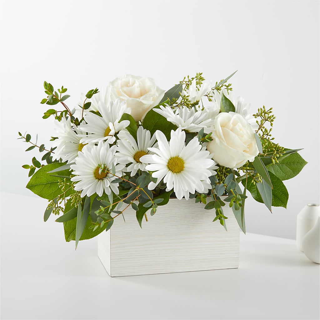 Fresh Linen Box Bouquet – East City Flower Shop, Peterborough ON